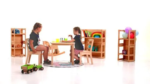 Wende-Sitzmöbel aus Holz für Kinder