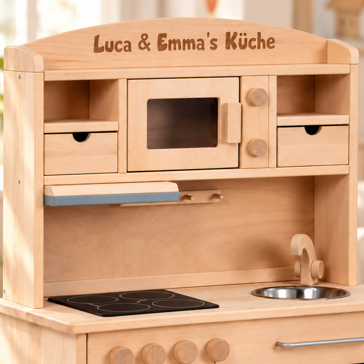 Kita-Kinderküche GRETEL mit personalisiertem Aufsatz und Lasergravur
