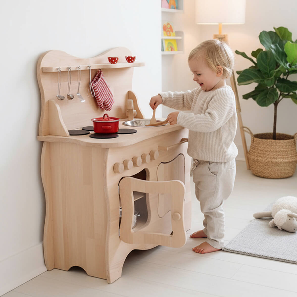Kinderküche Schneewittchen - Am Herd Spüle spielendes Kind