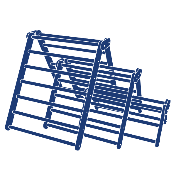 Flexi-Kletter-Elemente als Dreiecke mit jeweils 3, 5 und 7 Sprossen.