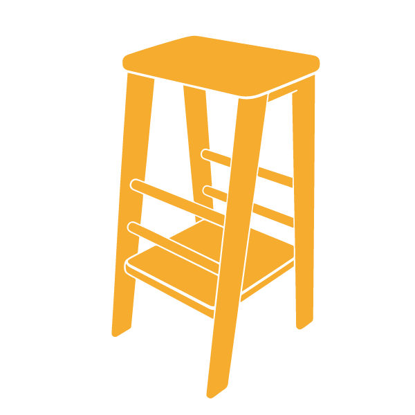 Kinder Bügelbrett in Naturholz mit naturfarbenem Bezug und Holzbügeleisen, sowie Ablage.