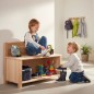 Preview: Kinder nutzen Sitzbank mit Schuhregal im Flur – ideal zum Sitzen, Spielen und Schuhe verstauen.