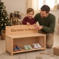 Preview: Personalisierte Kinder Sitzbank mit Namensgravur – hochwertiges Geschenk für Kinder und Familien.