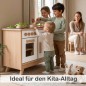 Preview: Erhöhte PEITZ Kinderküche mit Skandi Füßen in einer Kita-Gruppe