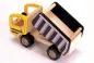 Mobile Preview: LKW Kipplaster mit klappbarer Ladeflaeche von Pintoy ökologisches Holz-Spielzeug – Bio-Holzspielzeug – Naturholz-Spielzeug