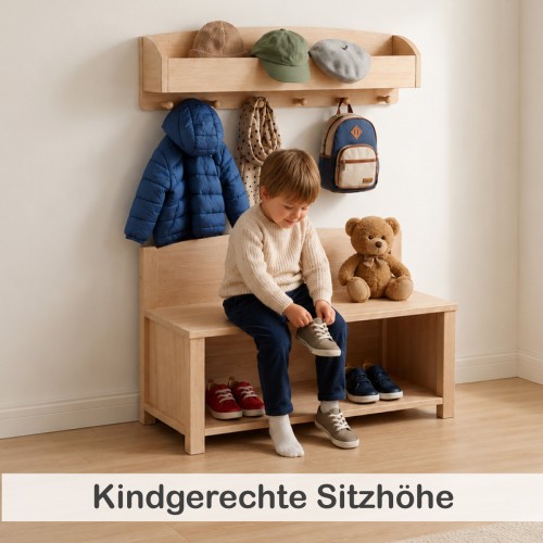 Kind sitzt bequem auf Kinder Sitzbank und zieht selbstständig Schuhe an – kindgerechte Sitzhöhe.