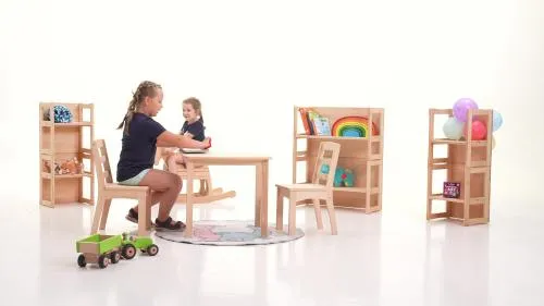 Holztisch mit 2 Holzstühle | Kindergartenmöbel