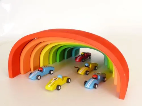 hochwertiges Regenbogenholz- Bio-Babyspielzeug – Feinmotorik fördern – pädagogisches Spielzeug – Waldorf geeignet – Große Kinder-Holzbrücke - Formel 1 Garage