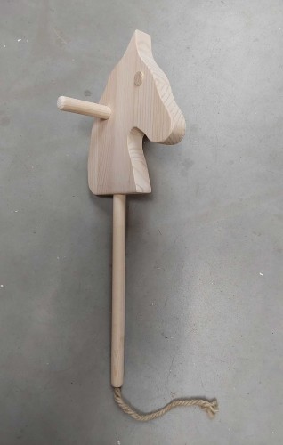 Steckenpferd aus Holz kurzer Stiel
