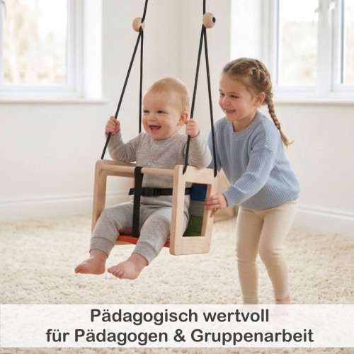 Babyschaukel - Schwester schubst ihr Geschwisterchen an - Beide lächeln