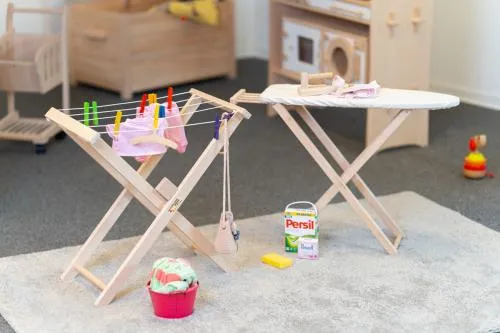 Bügelbrett mit Bügeleisen aus Holz | Holzkinderspielzeug für Kinderzimmer