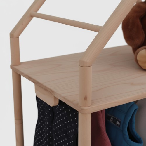 Preview: Kinder Kleiderschrank offen nach Montessori aus Buche mit Regal Preview: Massives Buchenholz – natürlich, langlebig und perfekt verarbeitet. Qualität, die man sieht und fühlt.