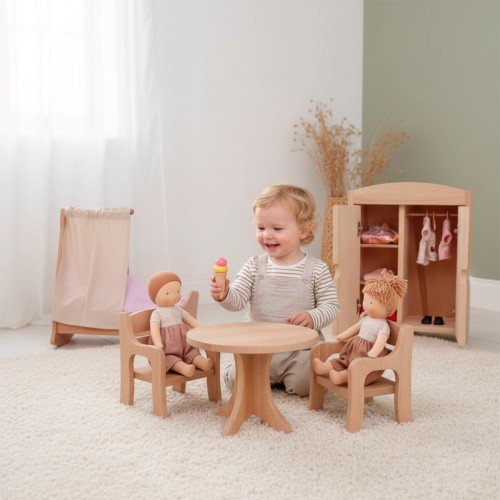 Preview: Puppentisch und Stühle aus Holz für große 30cm puppen - Waldorf Puppenmöbel Set aus Natur Buchenholz Preview: Puppenmöbel Set 4 - Spielendes Kind