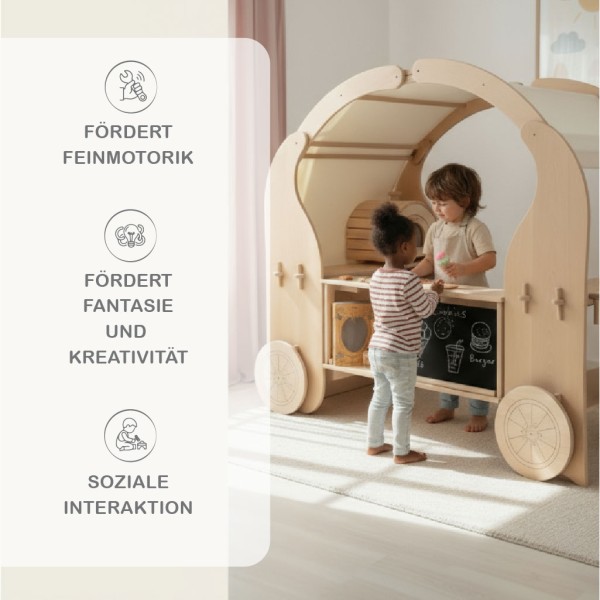 Kinder Foodtruck aus Holz mit Infografik in Peitz-Logo-Farben, drei Kinder spielen Verkäufer und Kunde, kein Pfeil-Design