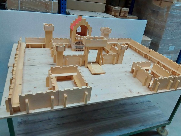 XXL Ritterburg Sonderposten mit 20 zusätzlichen Mauerteilen | Linde Massivholz geölt