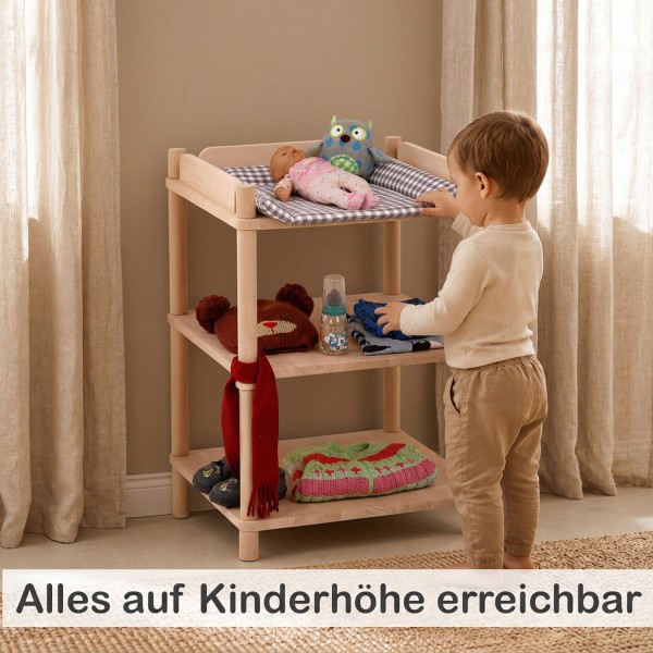 Puppen Wickeltisch mit offenen Ablagen – Wickelzubehör und Puppenkleidung auf Kinderhöhe erreichbar