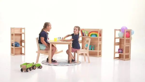 Hochqualtative Holzmöbel für Kinder |