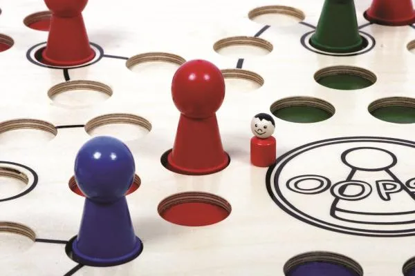 Oops XXL Brettspiel aus hochwertigen Holz Oops XXL Brettspiel aus hochwertigen Holz
