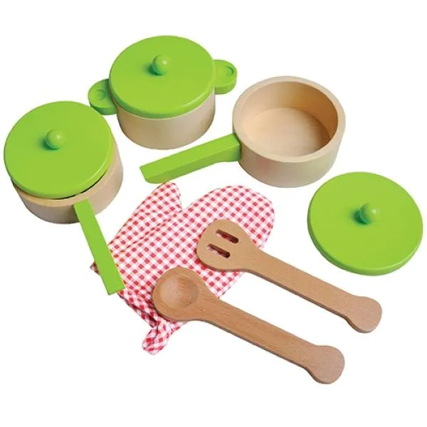 Kinder-Kochtopf-Set aus Holz in Natur und Grün mit Kochlöffel und Pfannenwender und Topfhandschuh