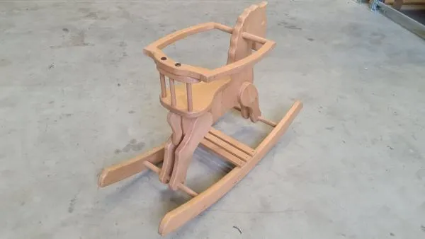 SP-Holz-mit Sitzhalterung-Schaukelpferd-Griffe-Sitz-Kleinkinder-Babys-sicherer Sitz-nostalgisch-wertvolles Spielzeug