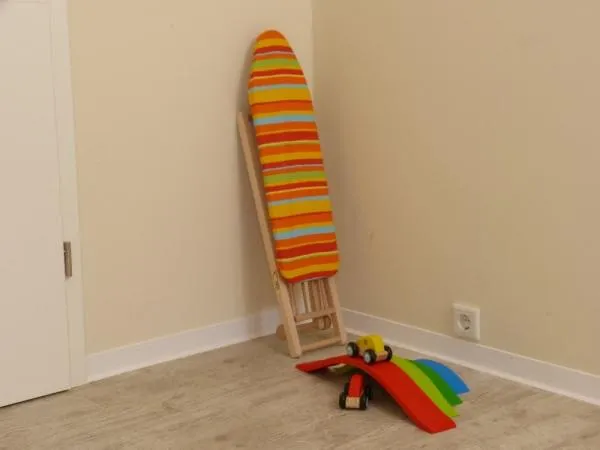 Kinderzimmer - Plättbrett mit buntem Bezug, Bügelbrett mit Bügeleisen aus Holz, für Kinder, Kids, Holzspielzeug, Kinderspielzeug