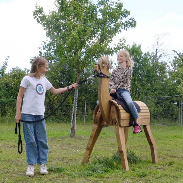 Spielpferd Alpaka Outdoor für Kinder zum Spielen Spielpferd Alpaka Outdoor für Kinder zum Spielen