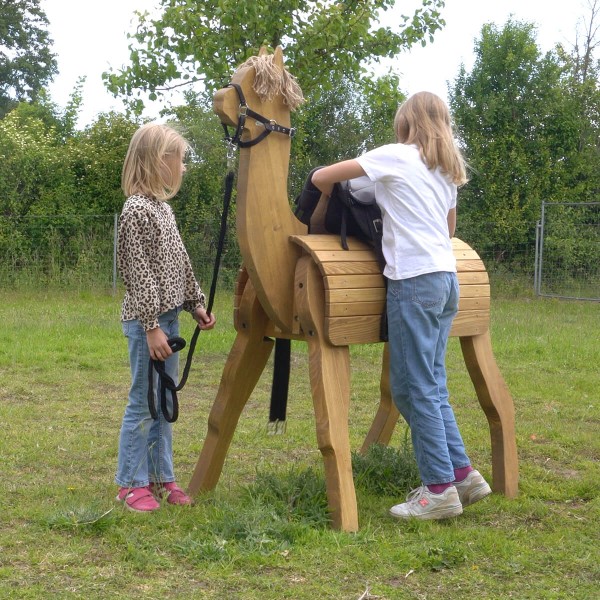 Holz Alpaka für Kinder zum Aufsatteln und reiten Holz Alpaka für Kinder zum Aufsatteln und reiten