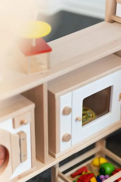 Detail Backofen, Mikrowelle im Spielständer und Erweiterung mit Waschmaschine als Module Detail Backofen, Mikrowelle im Spielständer und Erweiterung mit Waschmaschine als Module