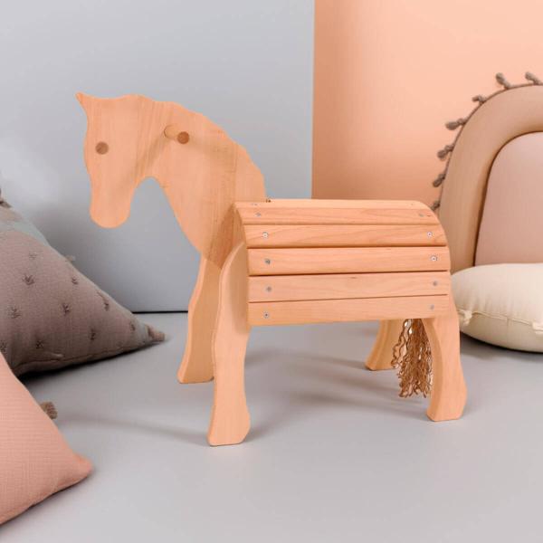 Holzpferd Fohlen für den Innenbereich im Kinderzimmer