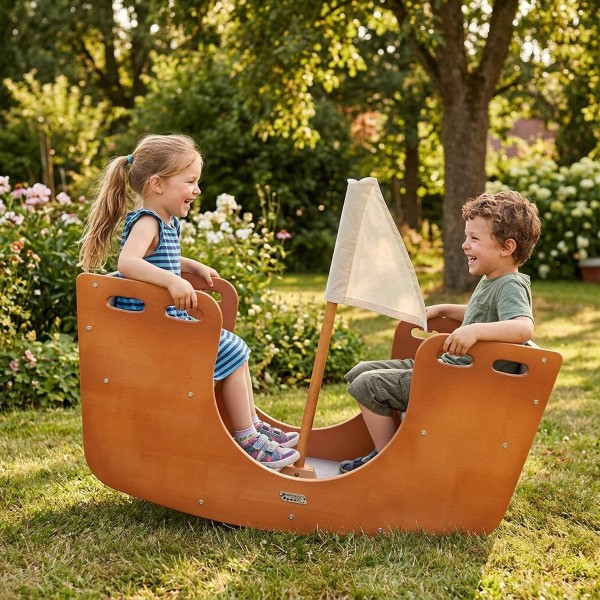 Kinder Schiffschaukel aus Holz mit Segel für fantasievolles Spielen