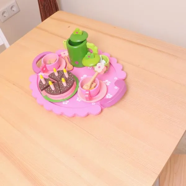 Kinderspielzeug | Kuchen und Kaffeekanne mit Kaffeetassen