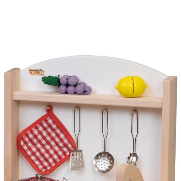 Kinder-Spielküche "Zwerg", natur-weiß, mit Herd und Spüle, Tischküche aus Naturholz, massiv, nachhaltig, Detail Rückwand mit Ablagebrett und Kinderküchen-Zubehör Kinder-Spielküche "Zwerg", natur-weiß, mit Herd und Spüle, Tischküche aus Naturholz, massiv, nachhaltig, Detail Rückwand mit Ablagebrett und Kinderküchen-Zubehör