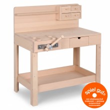 Freigestelltes Titelbild der höhenverstellbaren Kinderhobelbank aus massivem Holz – Frontansicht 30° nach rechts, weißem Studiohintergrund.