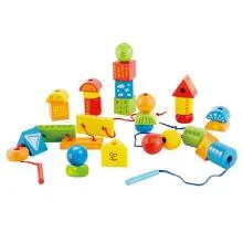 Bio-Babyspielzeug – Feinmotorik fördern – pädagogisches Spielzeug – Waldorf geeignet – 32-teilig Fädelklötze-Set / bunte Holz-Bausteine / große Bauklötze