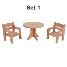 puppenmoebel im set 1 besteht aus tisch und zwei stuehlen